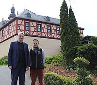 Landrat Marko Wolfram besuchte Schlossherrn Max Buchholz auf Schloss Eichicht. (Foto: Peter Lahann)